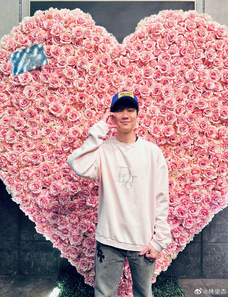 来感谢我的樱花独自赏樱的温暖时AG真人游戏平台懂得都懂你会回(图2)