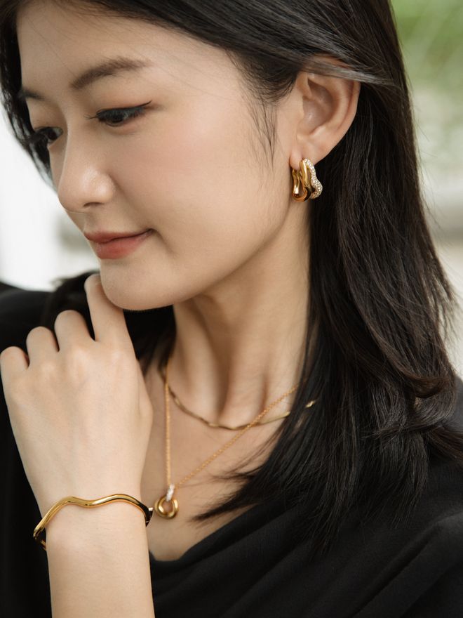 辛芷蕾种草的宝藏单品确实很好搭！AG真人国际游戏推广 被刘亦菲、(图1)