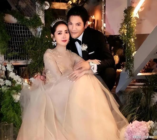 婆给钱向佐带娃有时异地但豪门日子藏不住了AG真人澳门百家家乐郭碧婷手撕谣言：婆(图11)